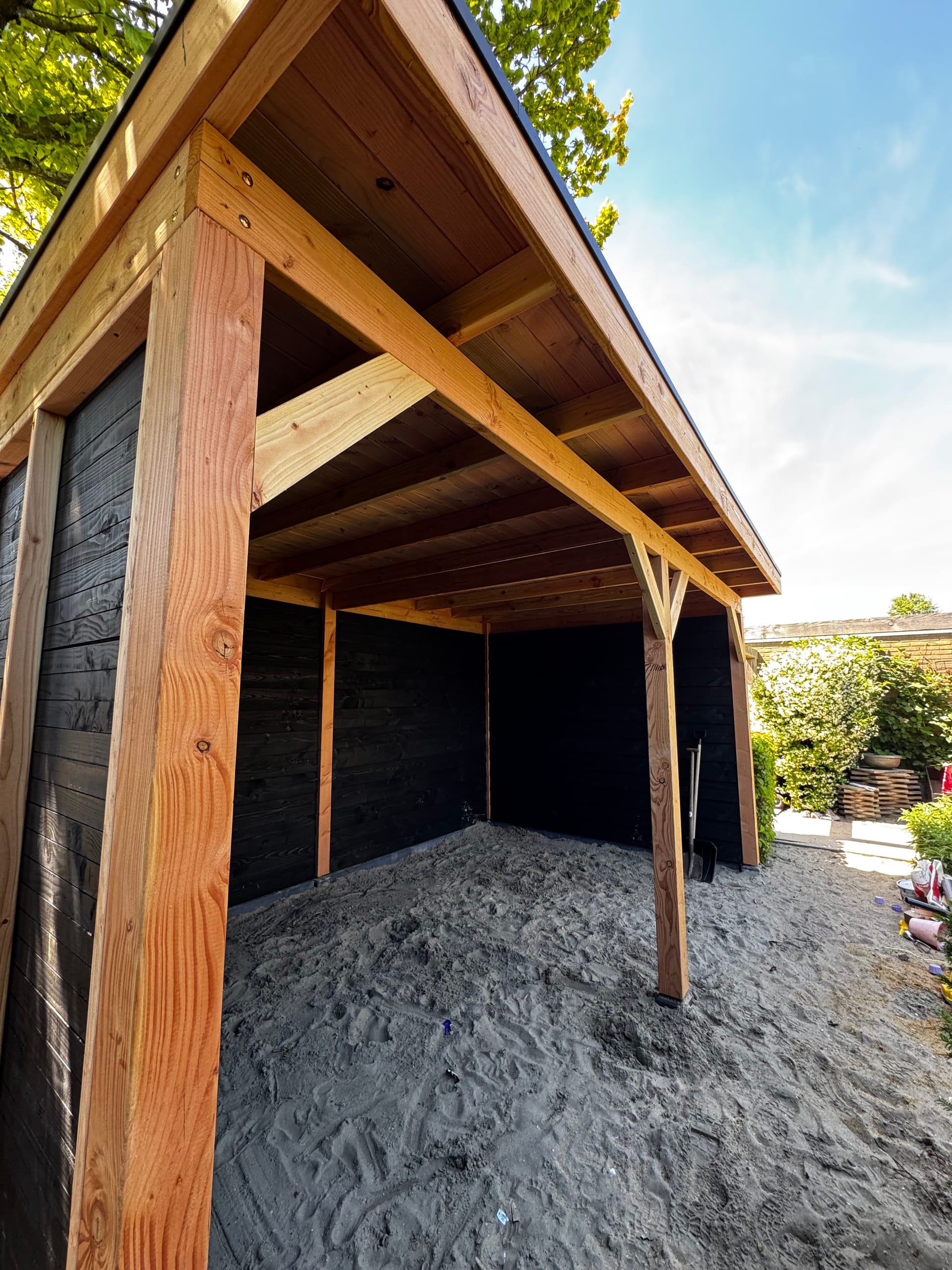 Tuinhuis in aanbouw